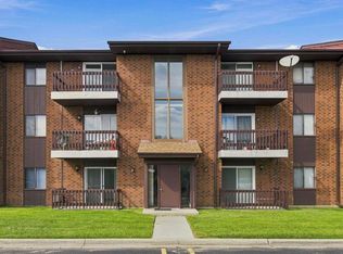 6408 Nature Dr APT 3W, Oak Forest, IL 60452