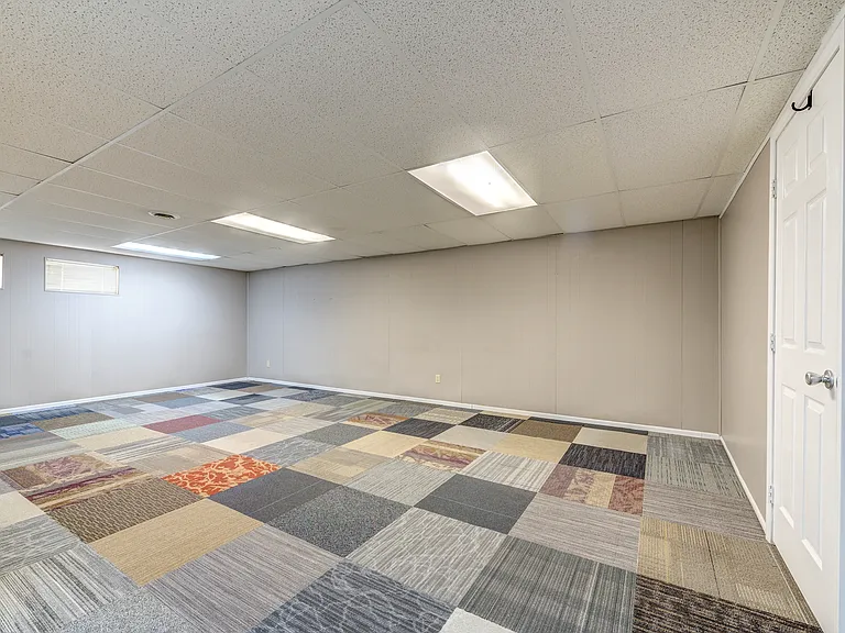 15481 Duxbury Way — Photo 35