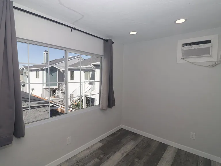 4239 Swift Ave — Photo 32