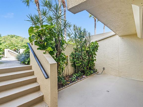 5th image of 7520 SUNSHINE SKYWAY LANE S #T22