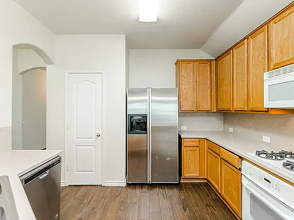 3 bed, 1815 sqft, $2,400 — Photo 3