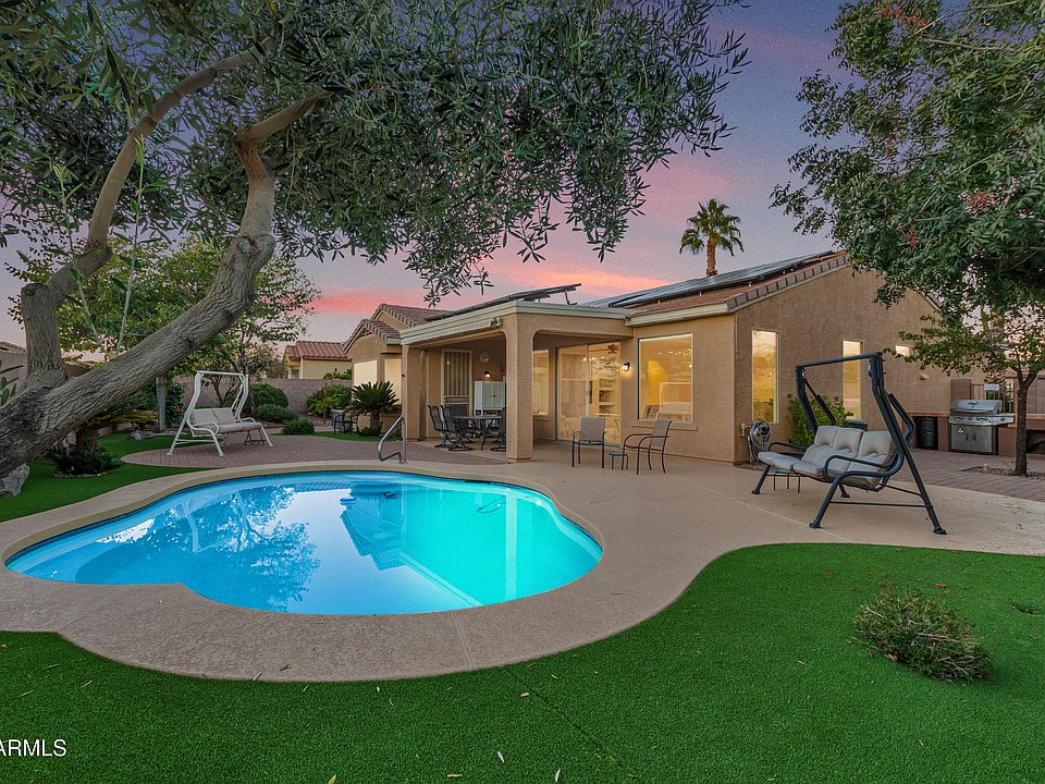 1st image of 16355 W Desert Lily Dr
