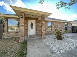 402 Rienda Dr, Laredo, TX 78045
