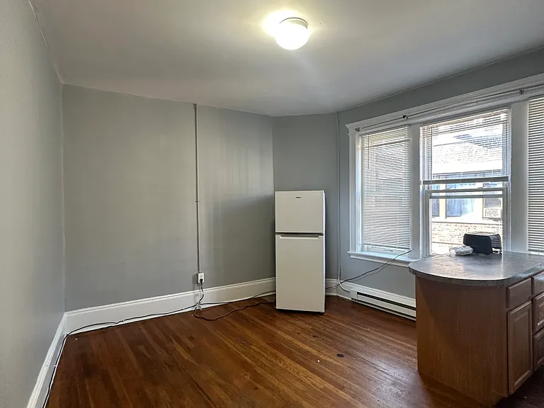 881 Huntington Ave #8 — Photo 3