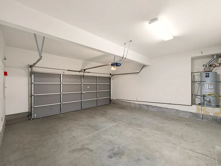 1728 Edmon Way — Photo 32