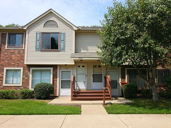 27723 Harrison Woods Ln, Harrison Township, MI 48045