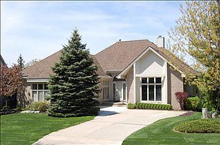 1st image of 28044 Hickory Cres