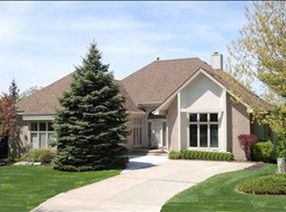 28044 Hickory Cres, Farmington Hills, MI 48331