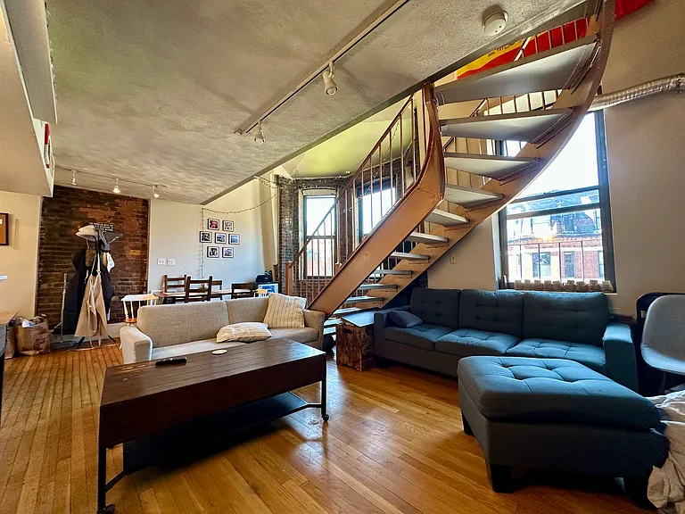 279 Newbury St #5 — Photo 1