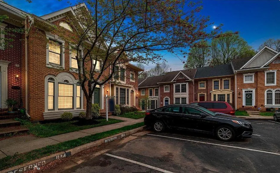 4 bed, 2204 sqft, $3,600 — Photo 3