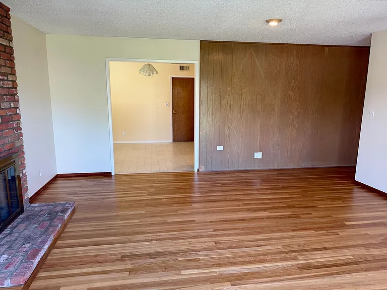 3123 W Teranimar Dr — Photo 7