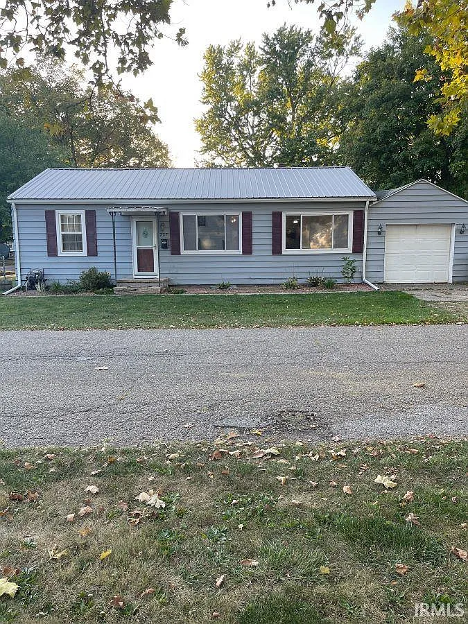 227 Franklin St photo 1
