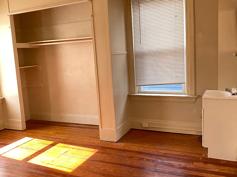 2333 Victor St — Photo 29