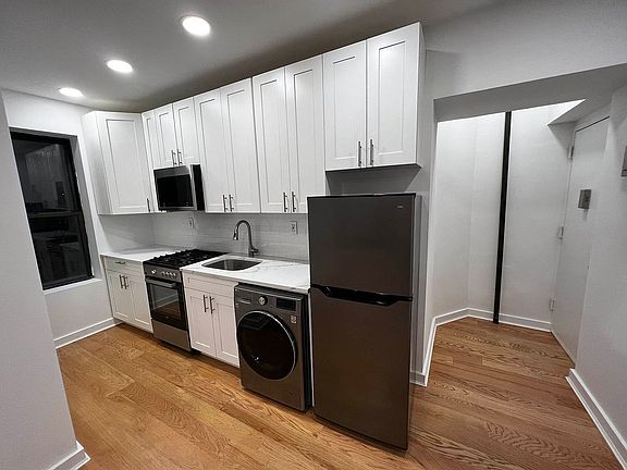 3rd image of 436 Broadway #14L