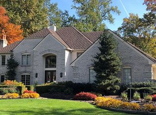 32319 Regency Ct, Avon Lake, OH 44012