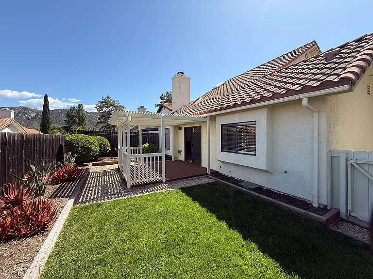 832 Lochwood Pl — Photo 19