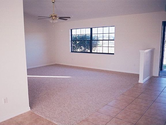 3rd image of 1075 Whispering Creek Way