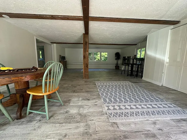 1270 Riverside Dr — Photo 12