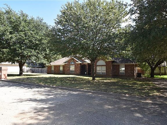 2nd image of 1302 Alford Dr