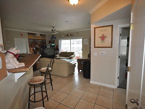5th image of 1023 W 24th St APT 802