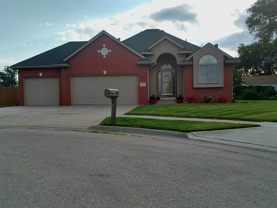 1st image of 5 Luebbe Dr