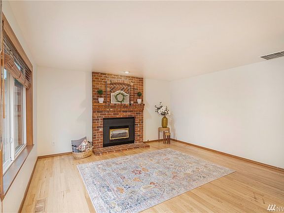 3rd image of 17220 91st Ave E