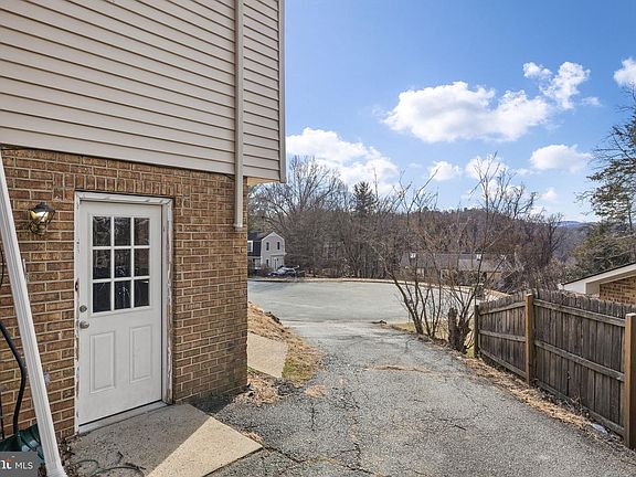 4th image of 1703 Vermira Pl
