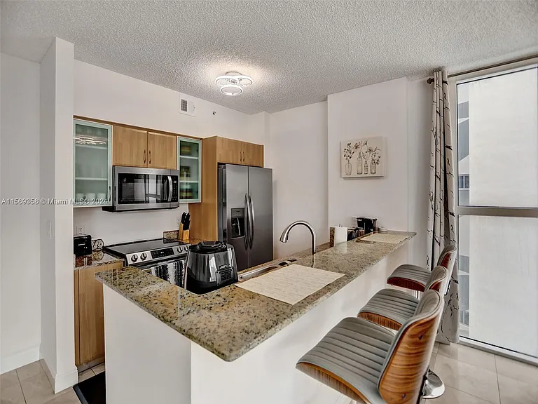 17555 Atlantic Blvd #1101 — Photo 7