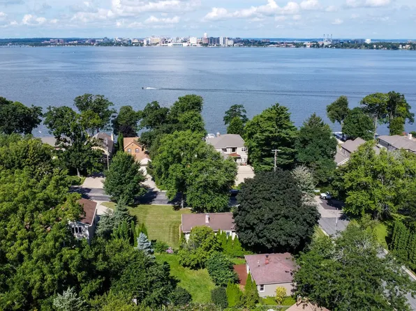 1404 Wyldhaven Ave, Monona, WI 53716