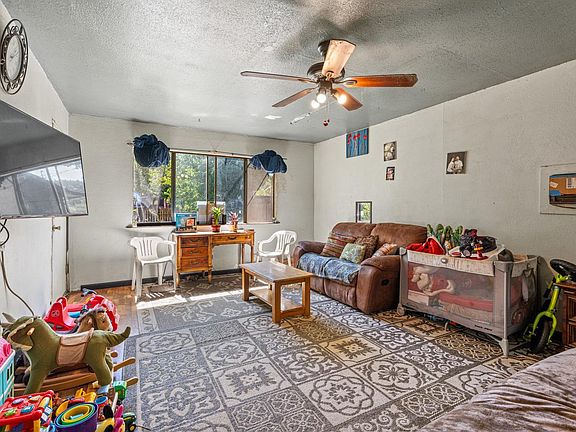 5th image of 490 Della Avenue