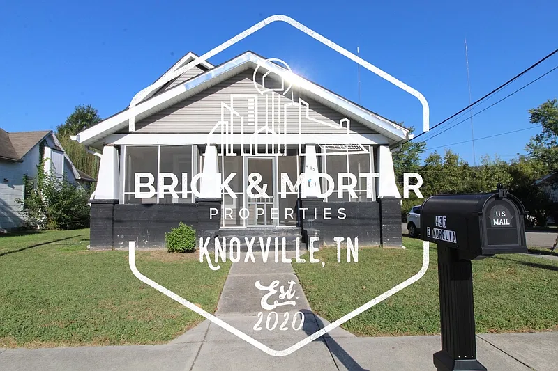 3 bed, 1.0 bath, 1260 sqft, $2,000 — Photo 3