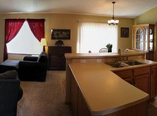 817 Moose Dr NW, Cedar Rapids, IA 52405