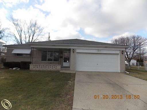 1st image of 33917 Clifton Dr