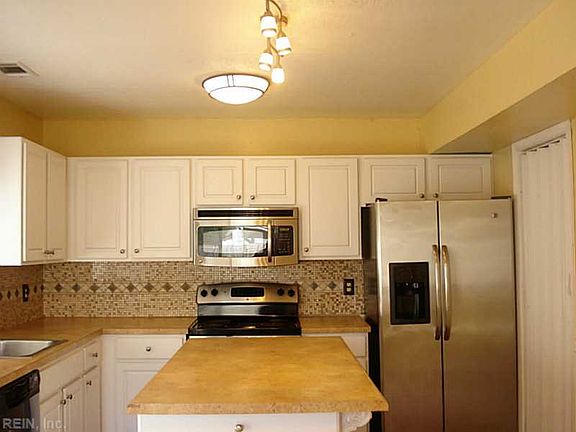 5th image of 676 Orangewood Dr