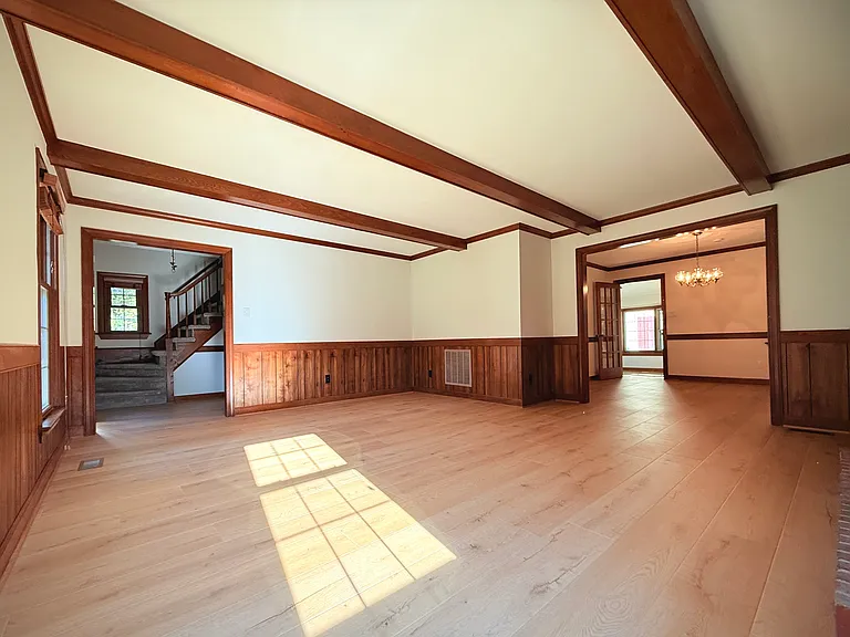 305 Melanie Ln — Photo 6