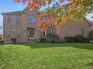 1664 Woodfield Dr, Bethlehem, PA 18015