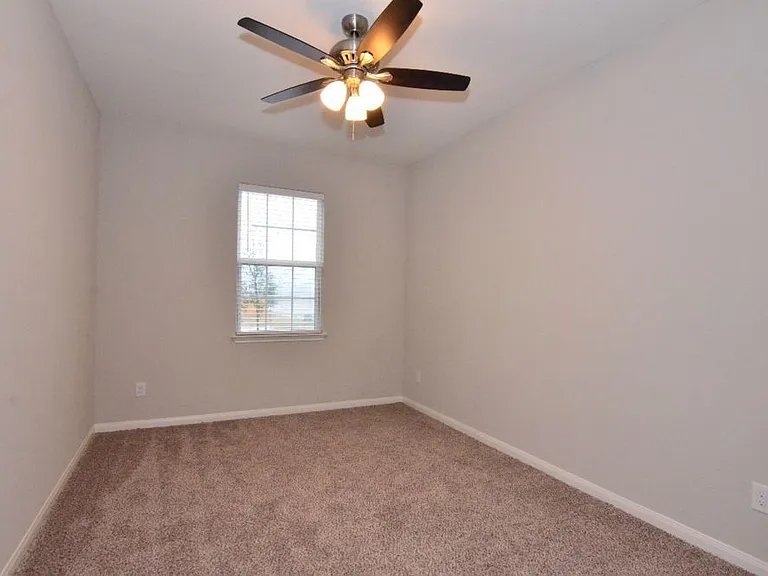 146 Star Spangled Dr — Photo 15