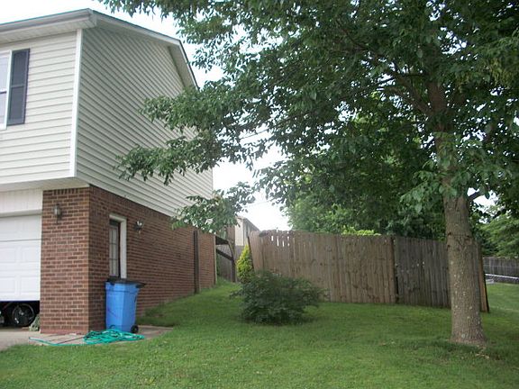 3rd image of 605 Benjamin Dr