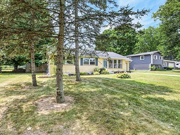 4th image of 408 Upson Ln
