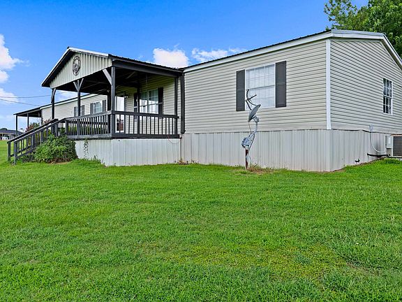 3rd image of 3217 Linda Ln