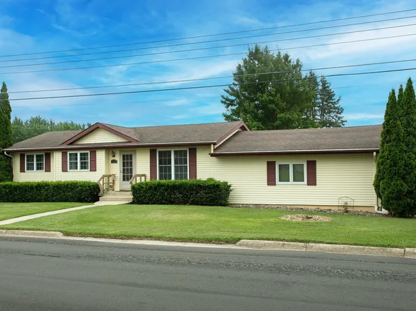 414 M Ave, Grundy Center, IA 50638