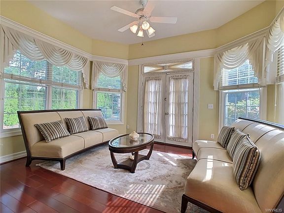 3rd image of 38 Lanoche Ct