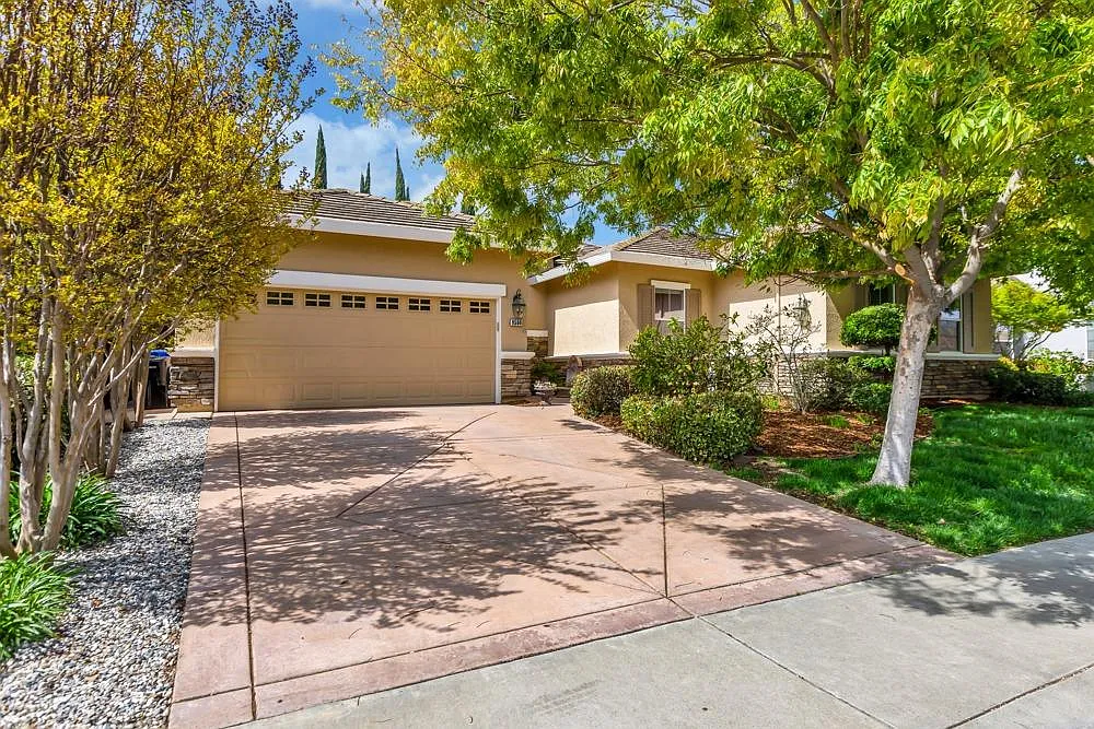 9504 Nicole Ln photo 1