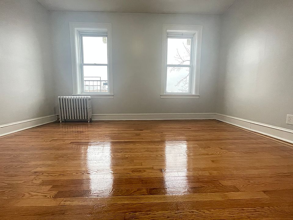 2nd image of 85-87 W 32nd St #44E