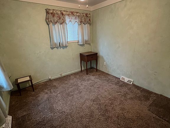 4th image of 6670 Campbell St