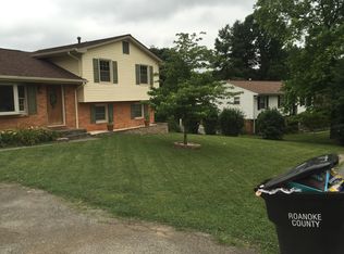 3716 Red Bird Cir, Roanoke, VA 24018