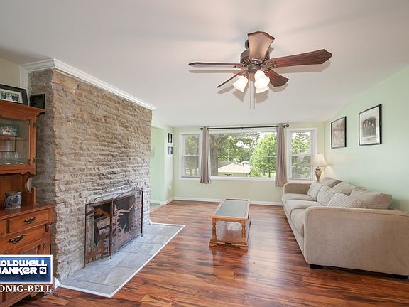 4th image of 939 Glen Ave