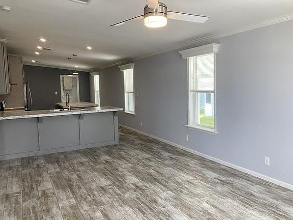 4th image of 8775 20th St #810