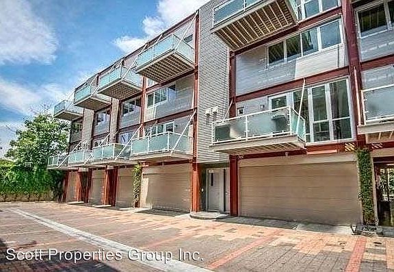 3rd image of 3450 Cahuenga Blvd W APT 602