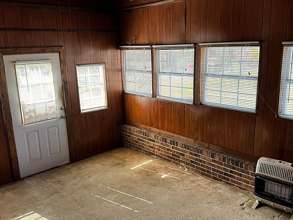 3rd image of 562 Johnstonville Rd